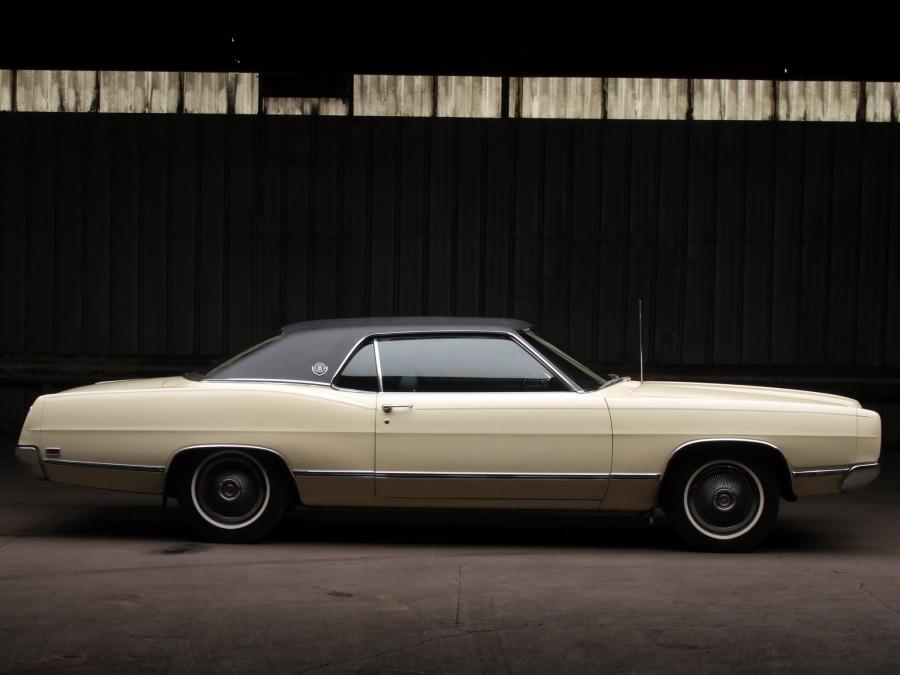  Ford LTD Formal Hardtop Coupe 1969 года  (фото 4 из 10)